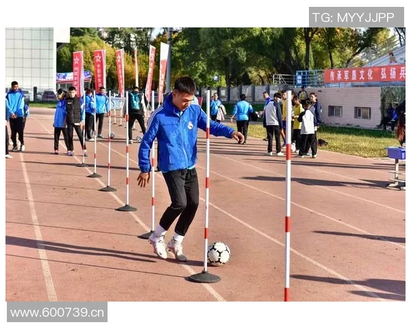 提升球技的核心秘籍:从基础到进阶的足球技巧全面解析 提升球技的核心秘籍:从基础到进阶的足球技巧全面解析