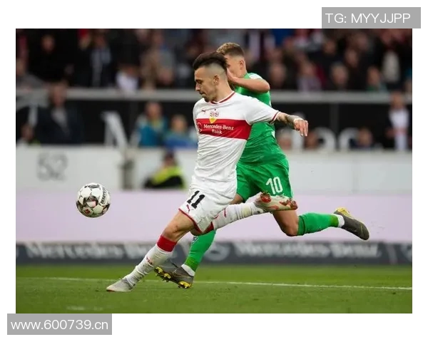 火车头与勒沃库森的激烈对决揭示足球战术的精彩与魅力 火车头与勒沃库森的激烈对决揭示足球战术的精彩与魅力