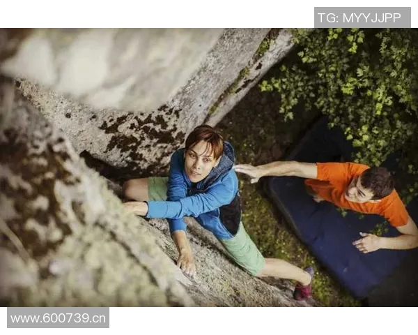 攀岩竞技新视角：深入探讨上海攀岩队的战术与训练策略